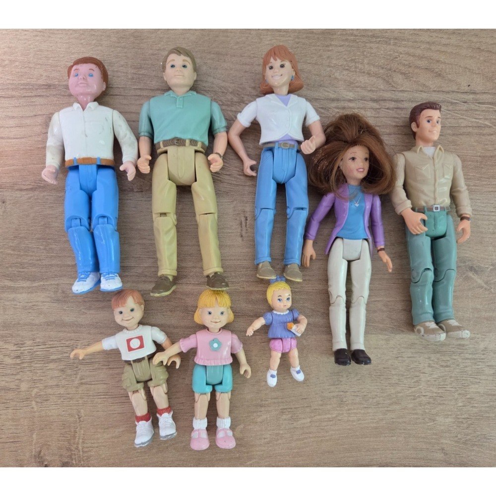 Lot of 8 Vintage Fisher Price Loving Family Doll House Figures Mom Dad Baby
